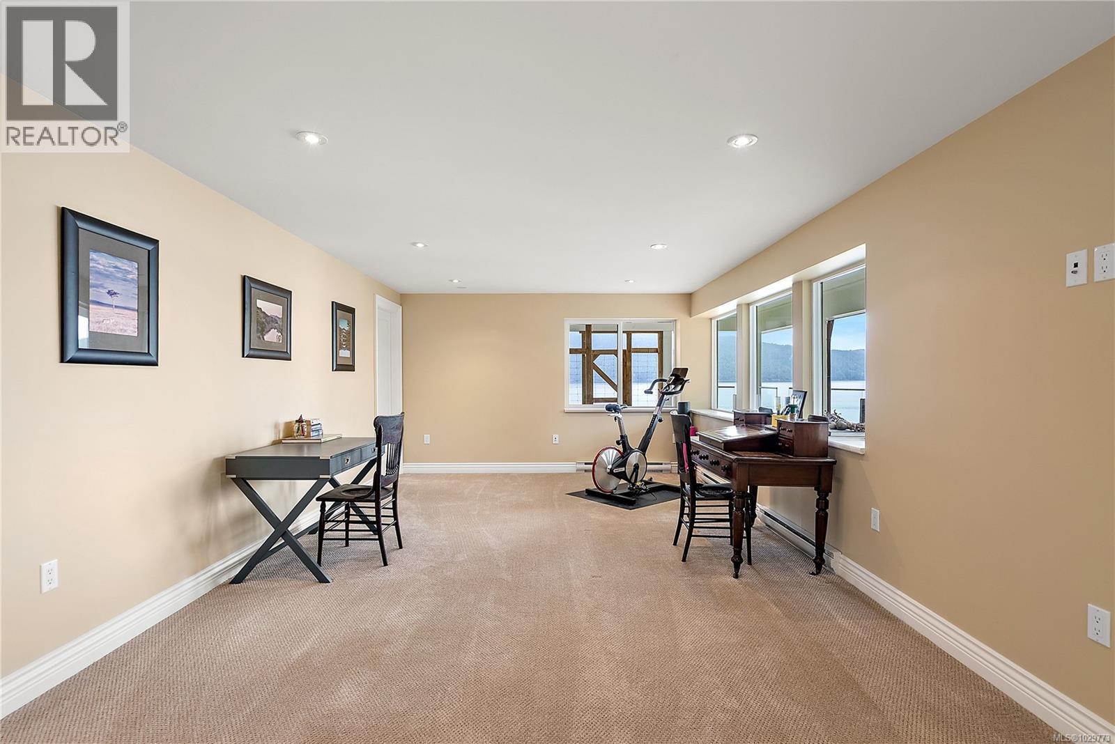 976 LANDS END RD - 22