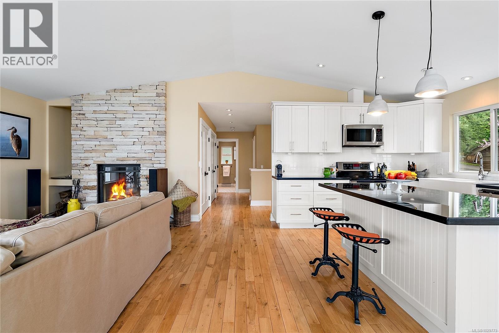 976 LANDS END RD - 14