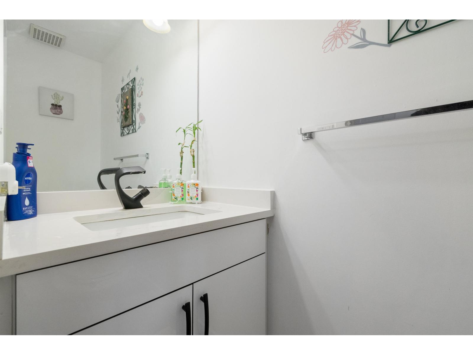 4 5950 VEDDER ROAD, Vedder Crossing, Chilliwack