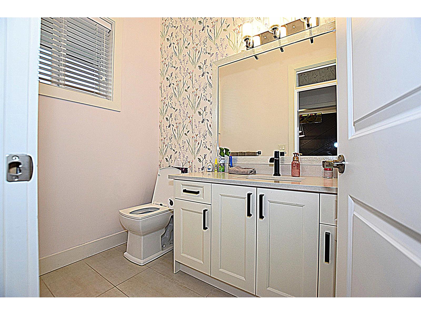 4376 STEPHEN LEACOCK DRIVE