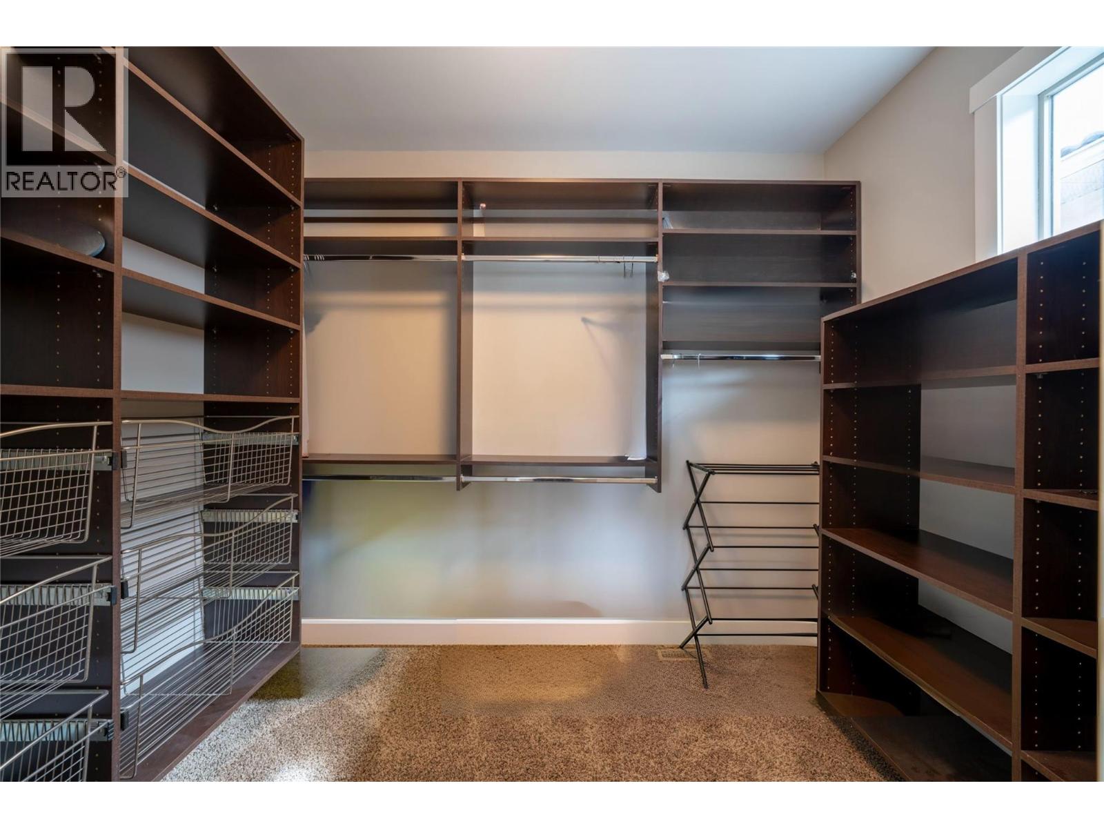 #4 7373 BROOKS LANE - 31