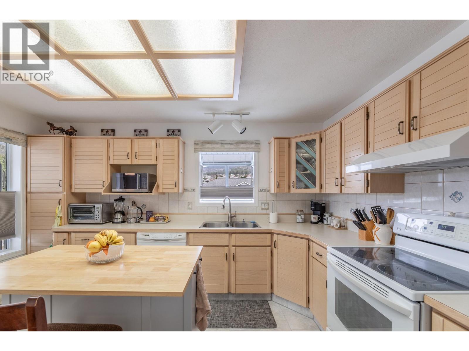 62 DAUPHIN Avenue Unit# 202, Penticton