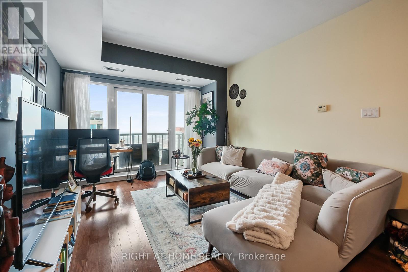 #2302 234 RIDEAU STREET - 10