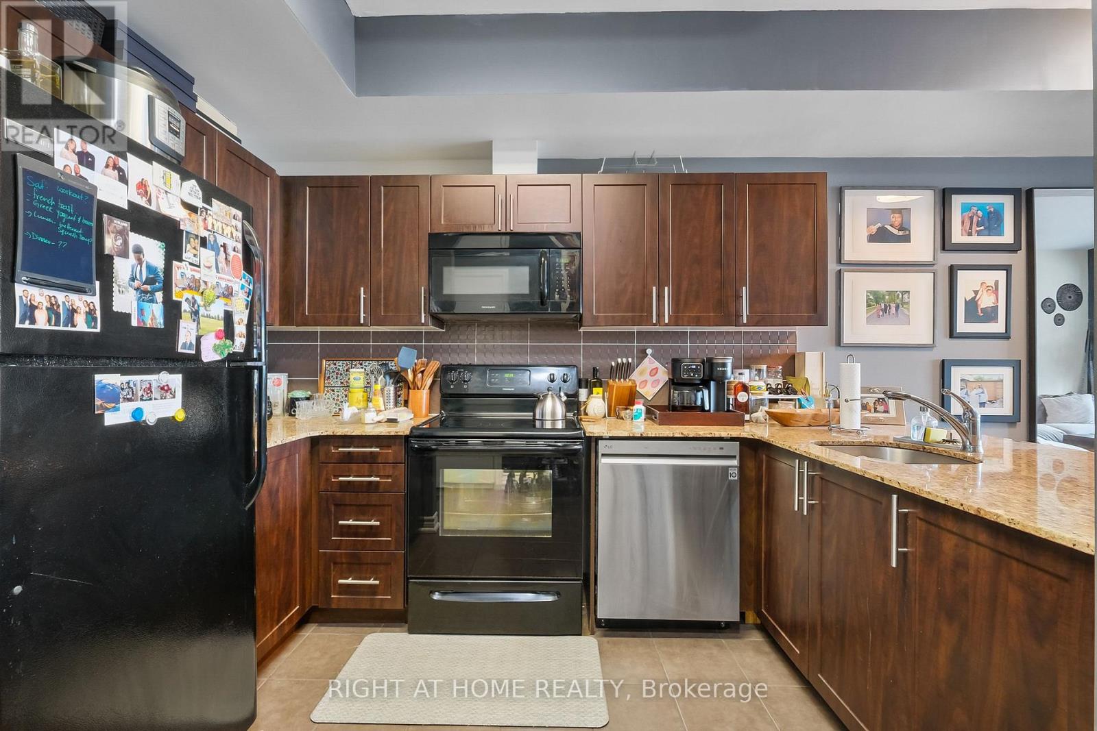 #2302 234 RIDEAU STREET - 16