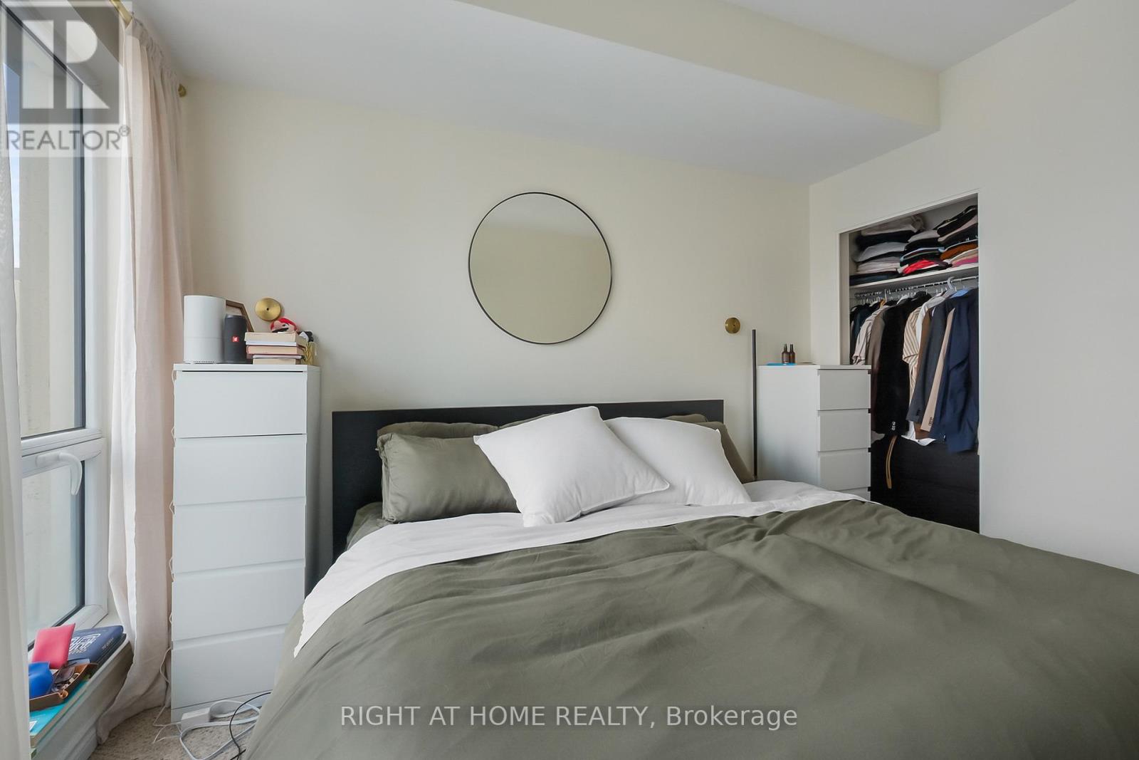 #2302 234 RIDEAU STREET - 24