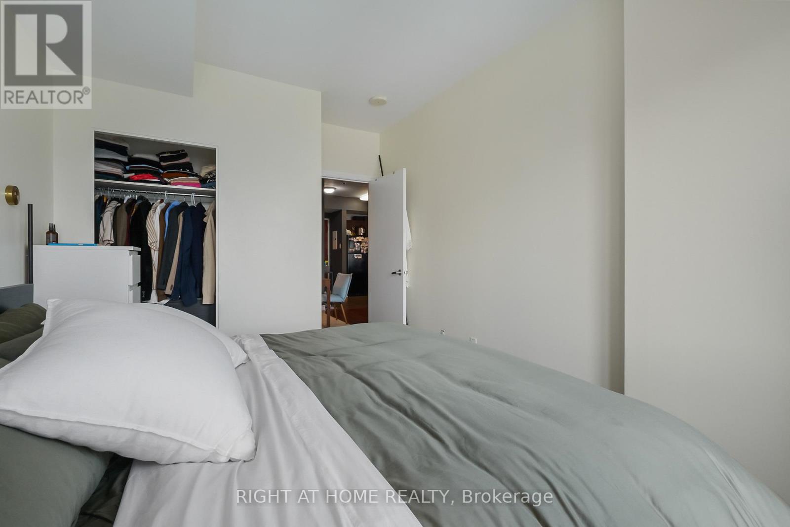 #2302 234 RIDEAU STREET - 25