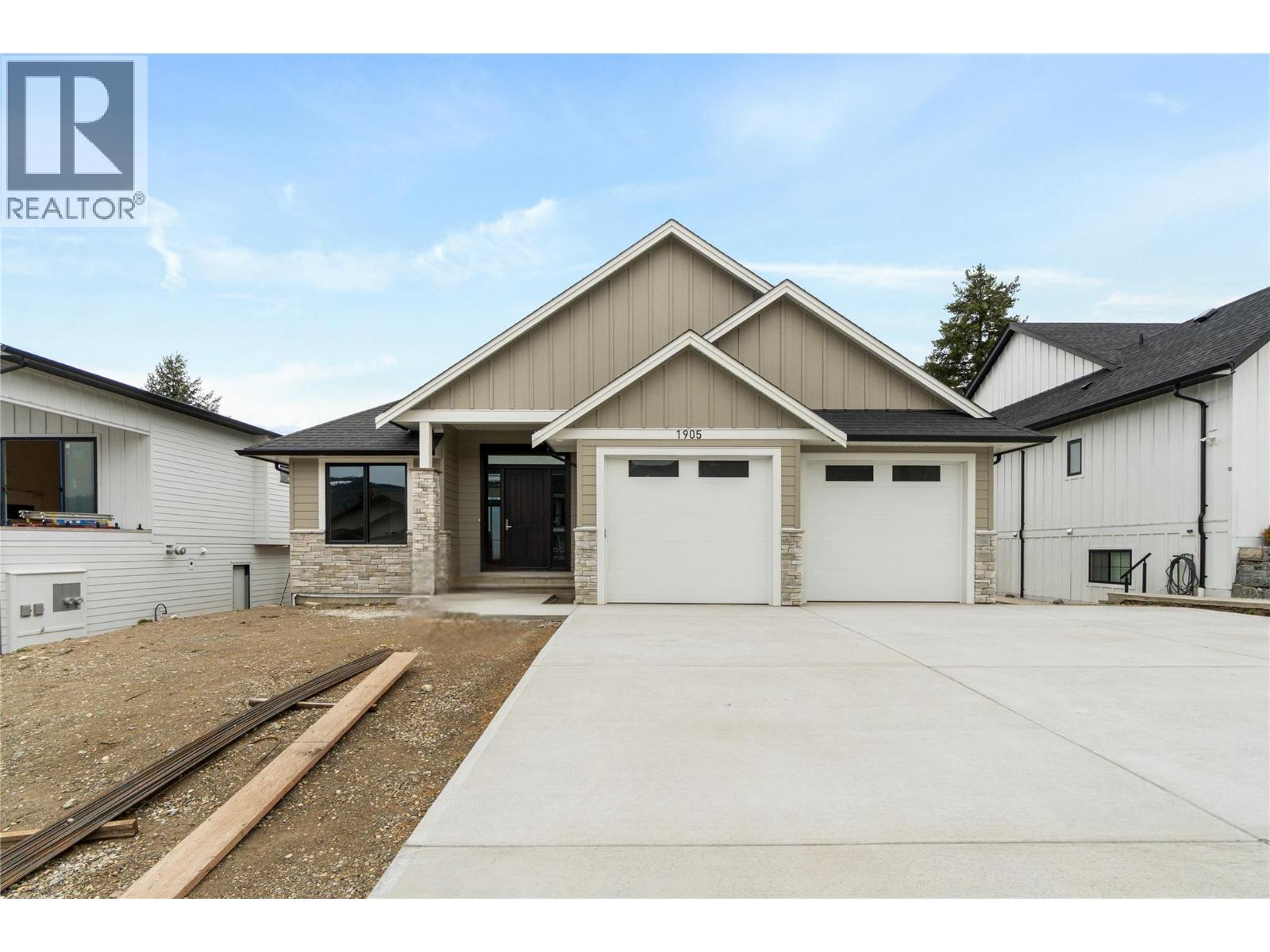 1905 35 Street Northeast, Salmon Arm