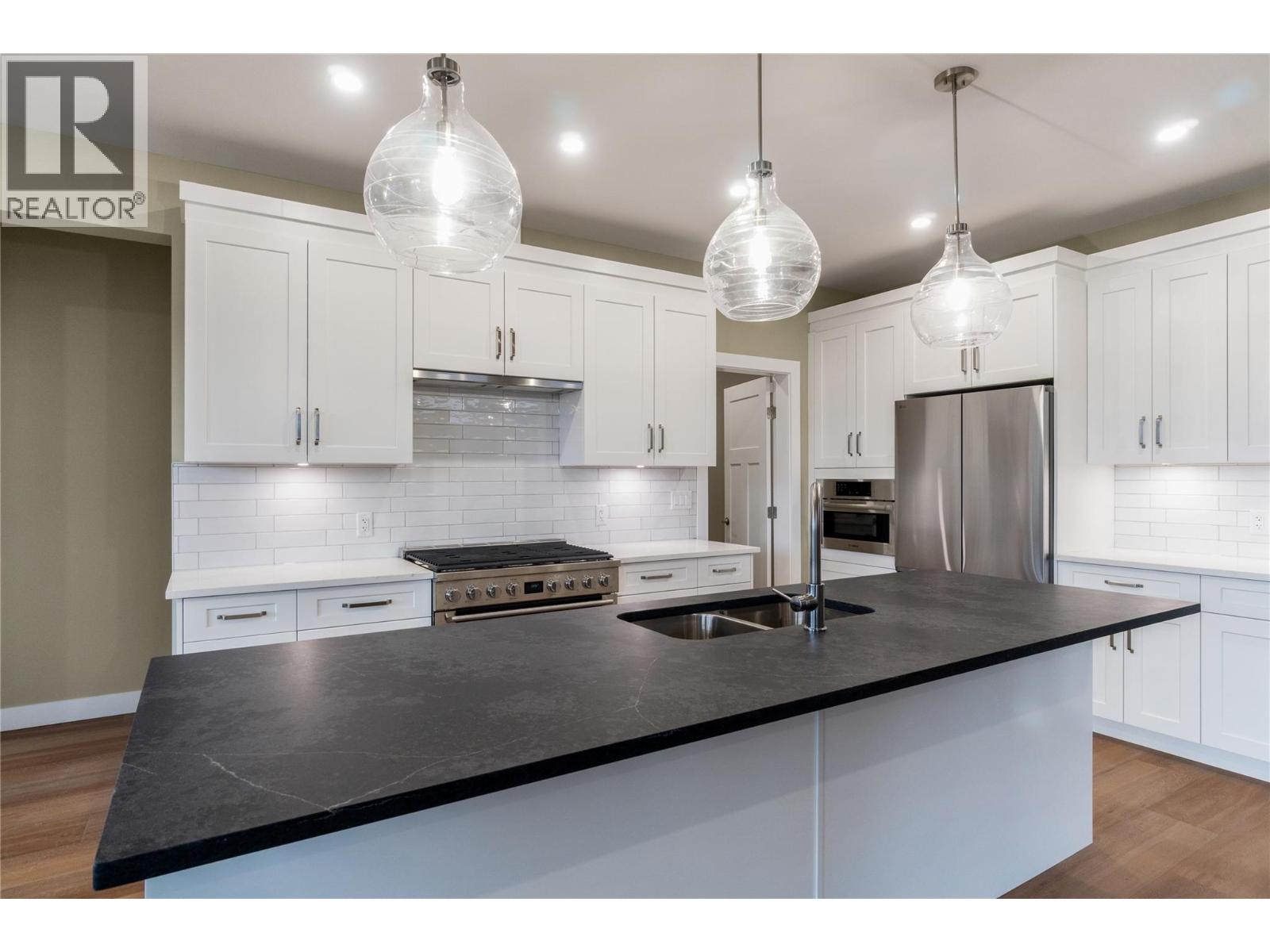 1905 35 Street NE, Salmon Arm