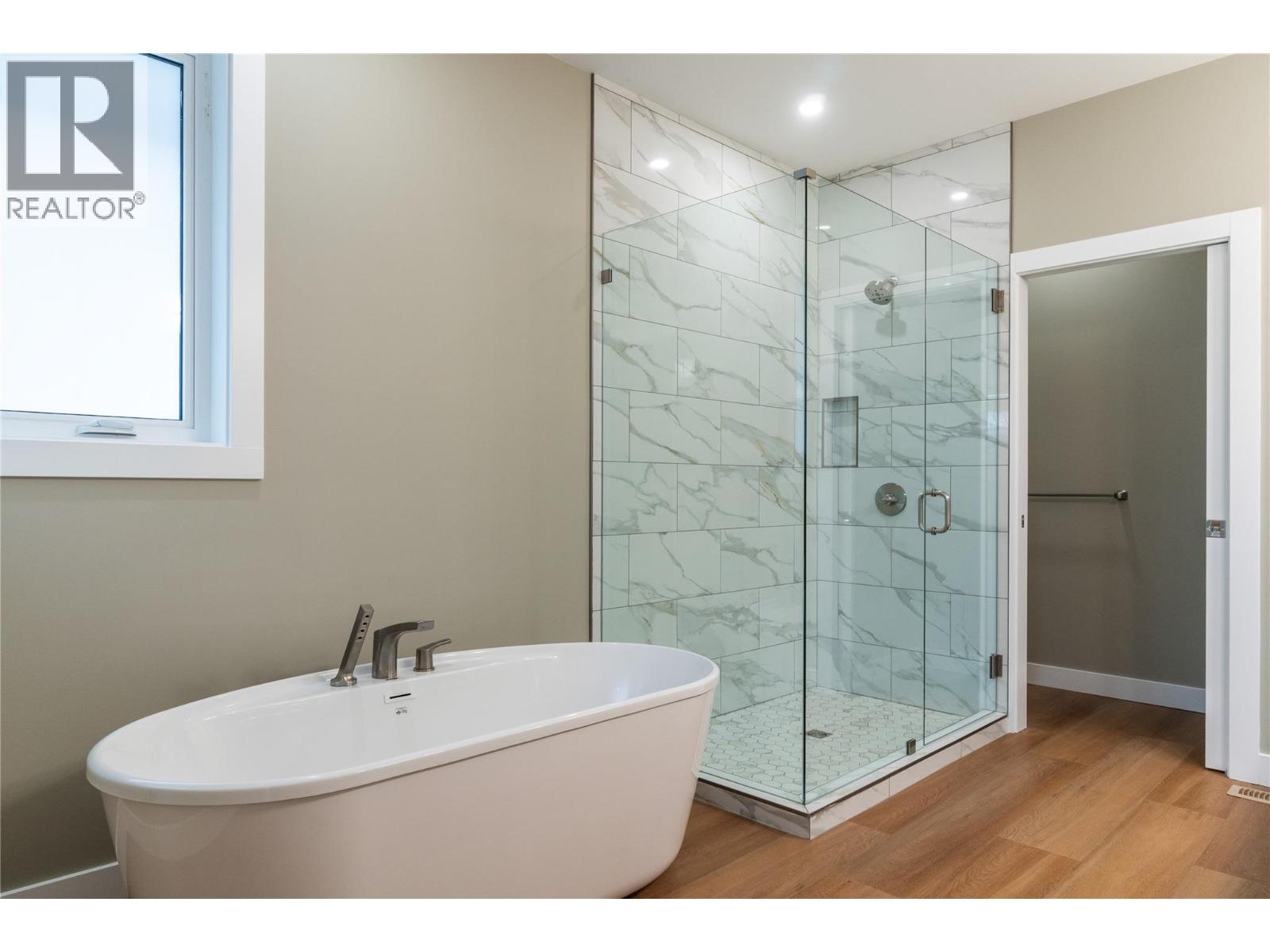 1905 35 Street NE, Salmon Arm