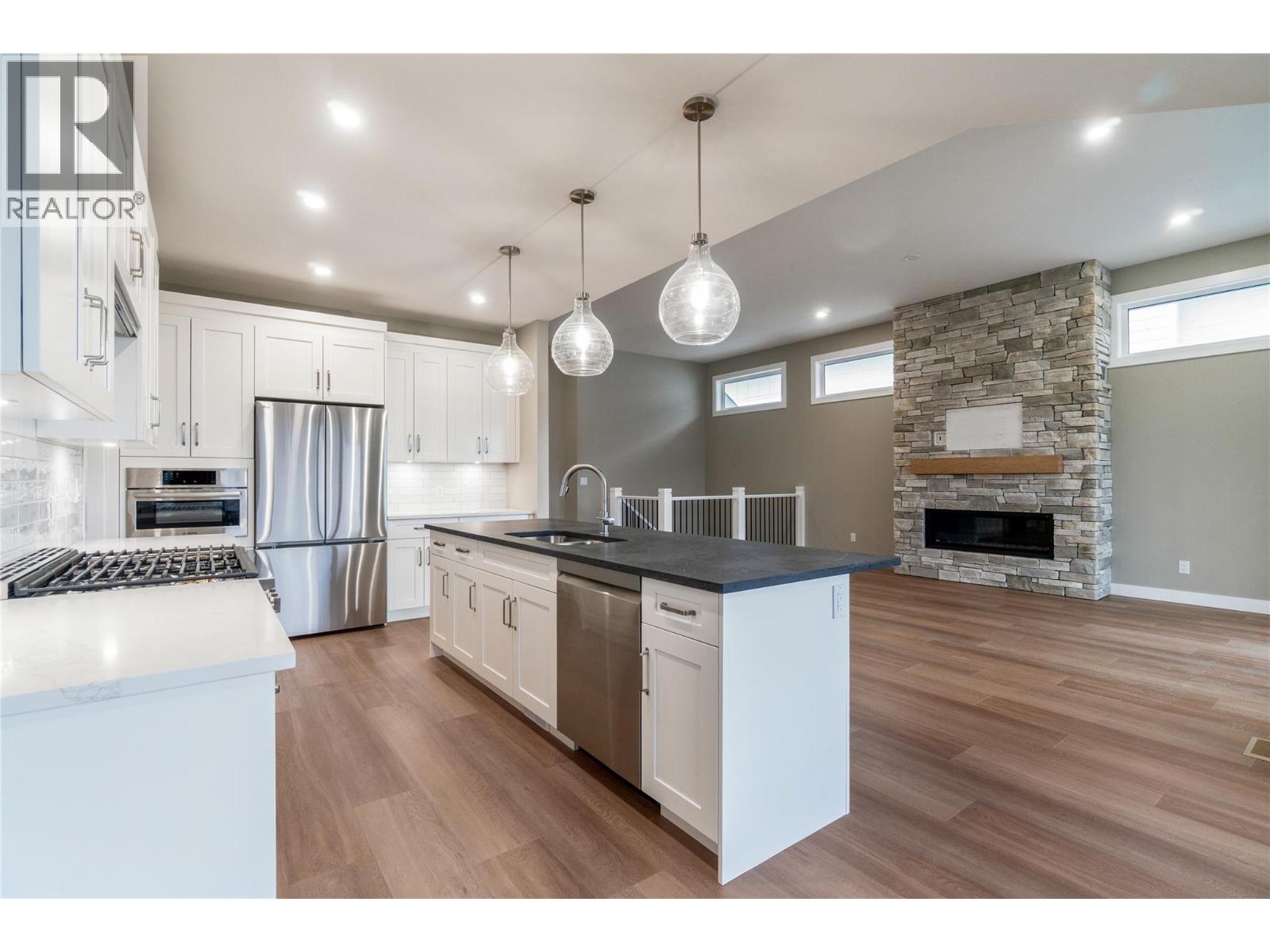 1905 35 Street NE, Salmon Arm