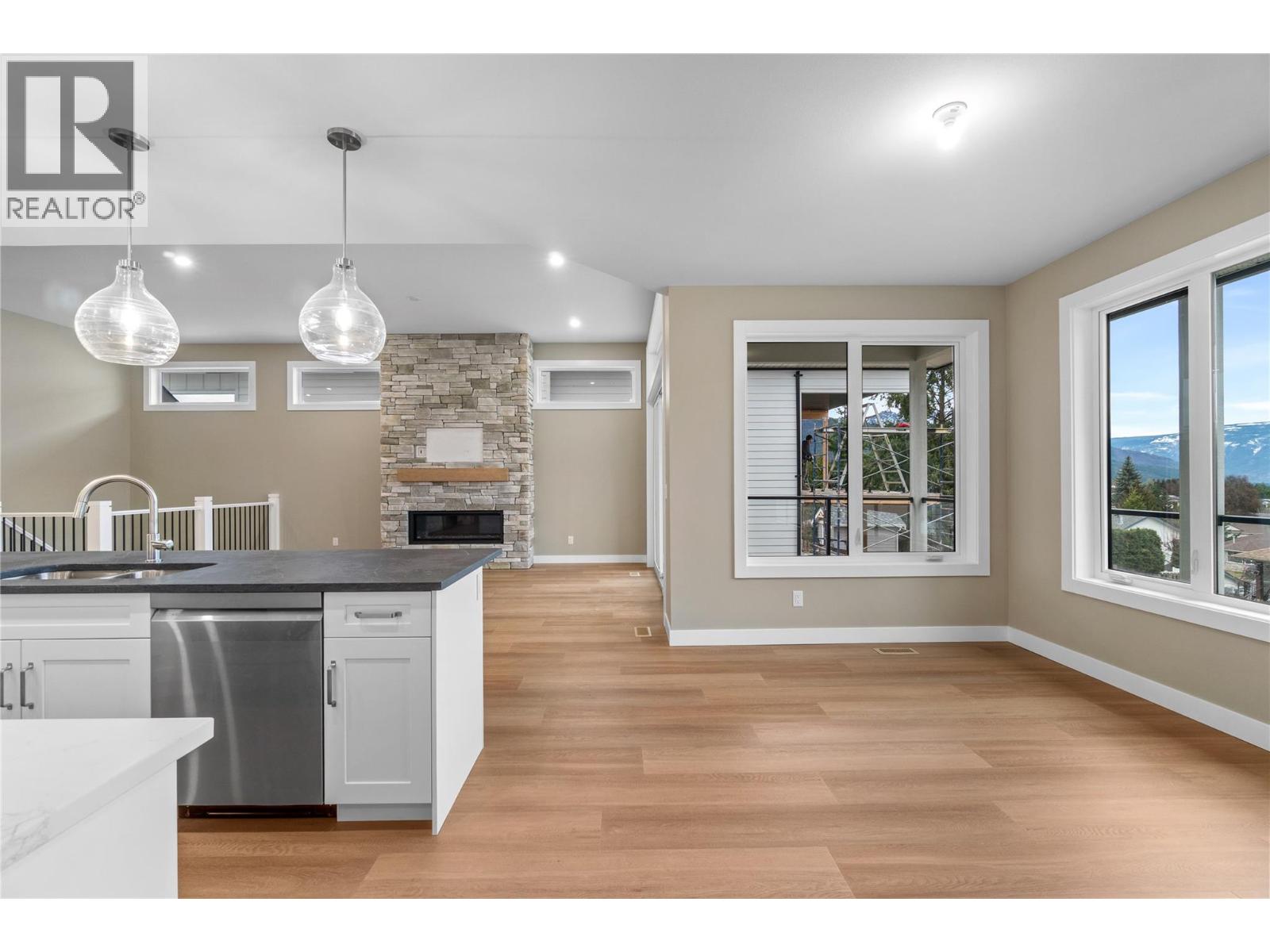 1905 35 Street NE, Salmon Arm