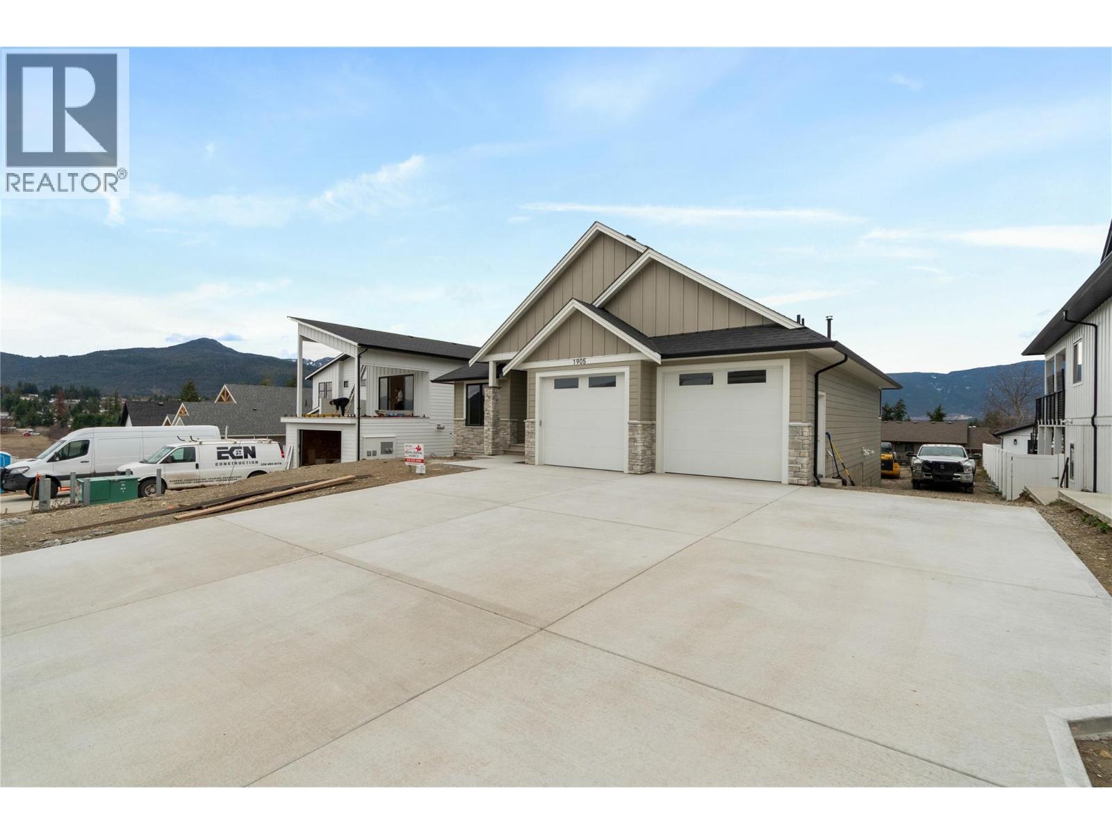 1905 35 Street NE, Salmon Arm