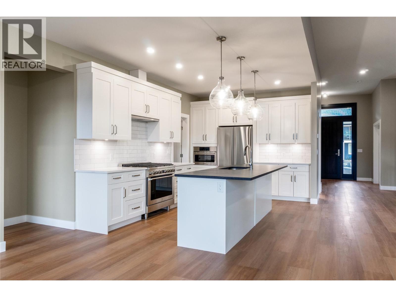 1905 35 Street NE, Salmon Arm