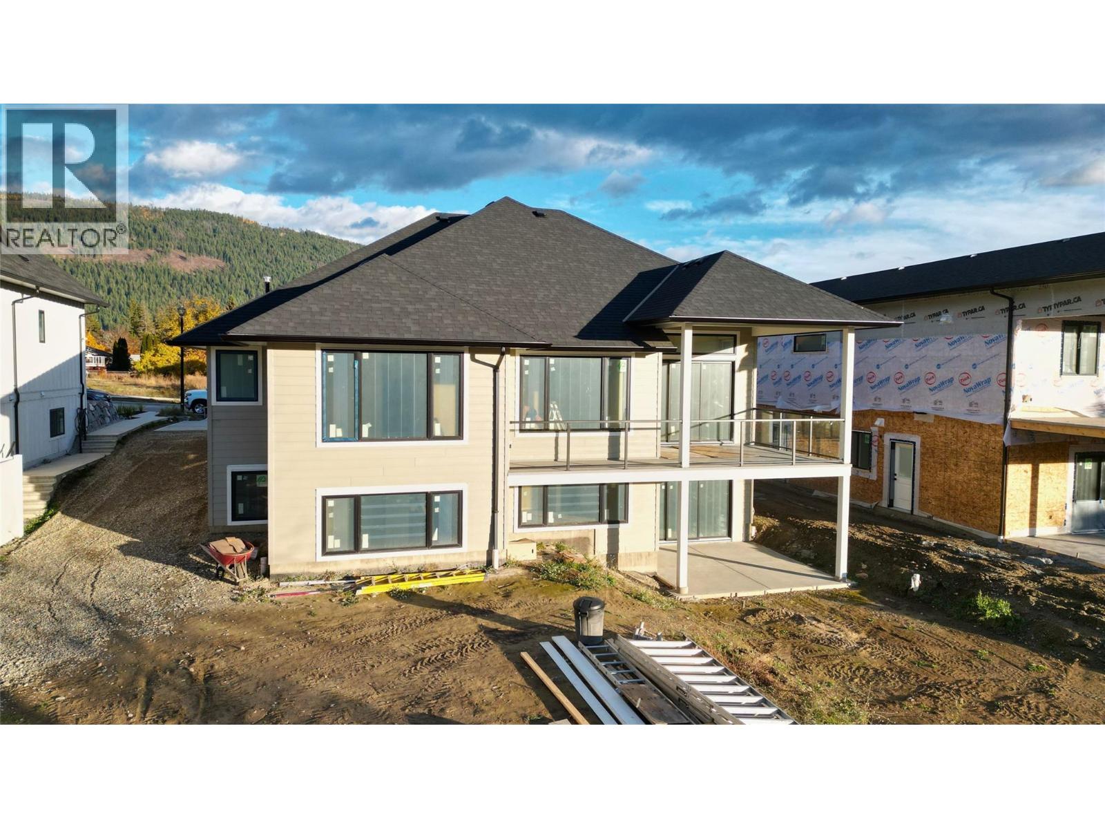 1905 35 Street NE, Salmon Arm
