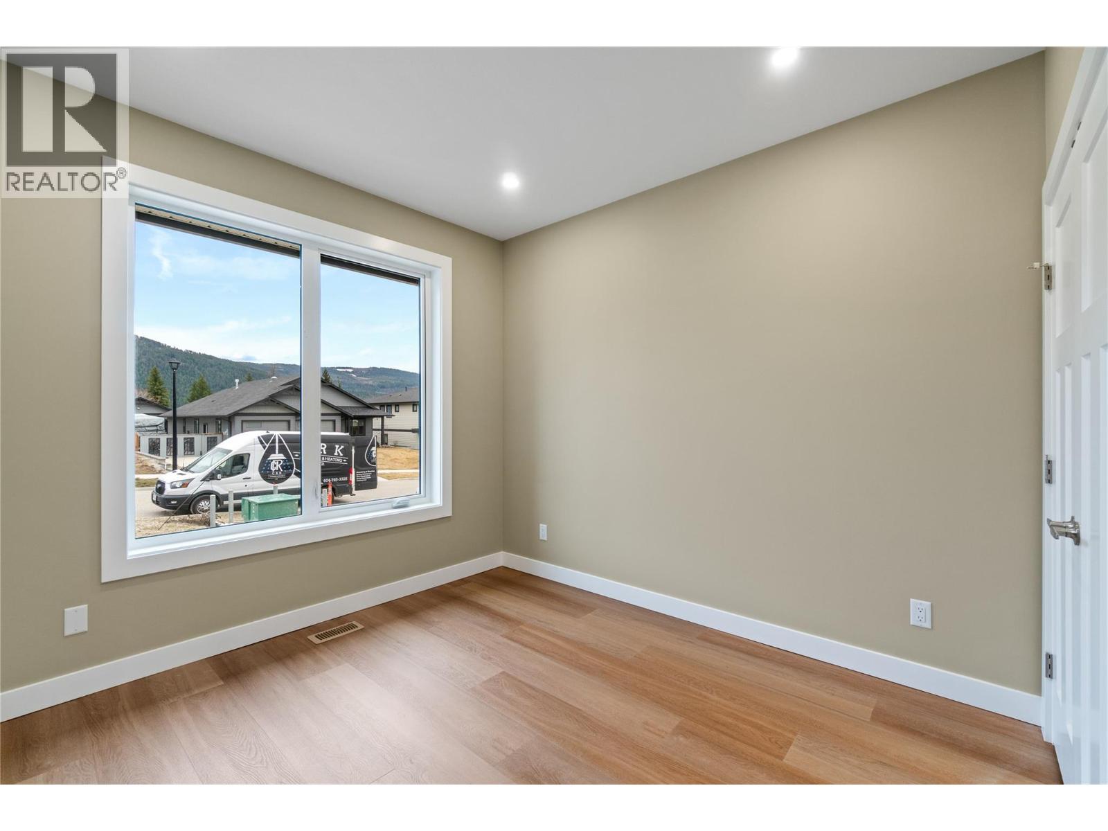 1905 35 Street NE, Salmon Arm