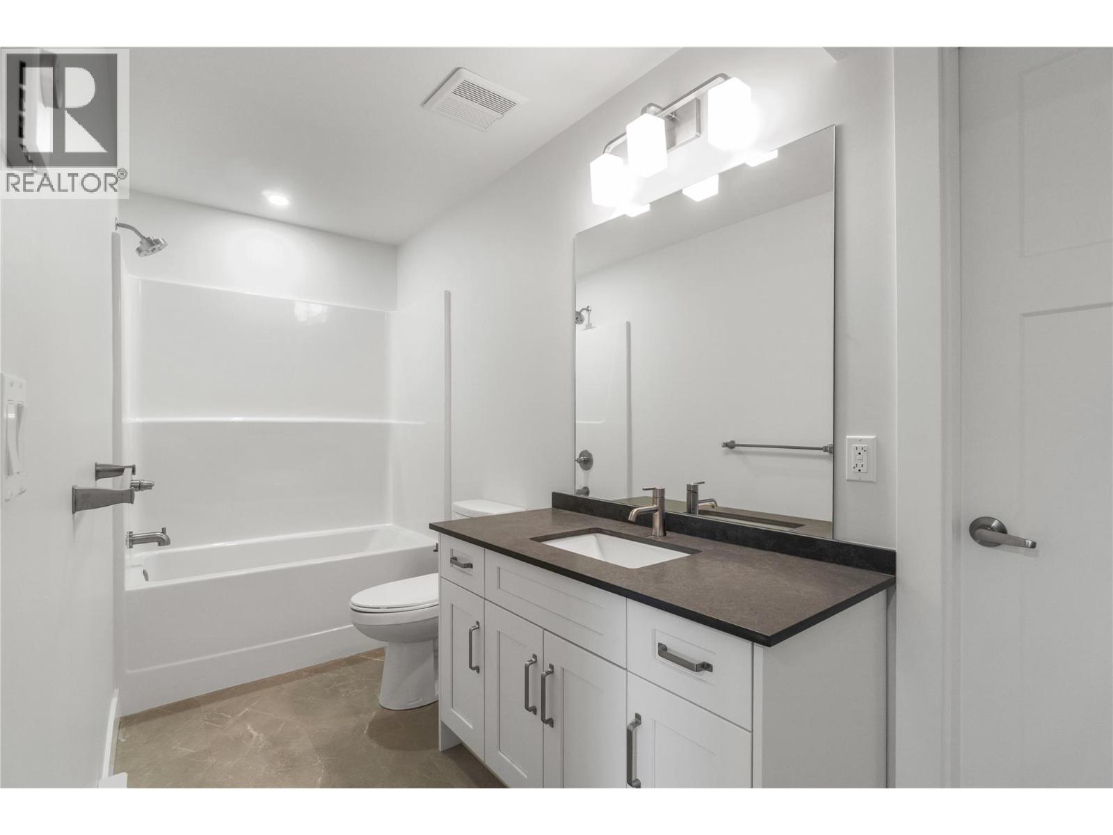 1905 35 Street NE, Salmon Arm