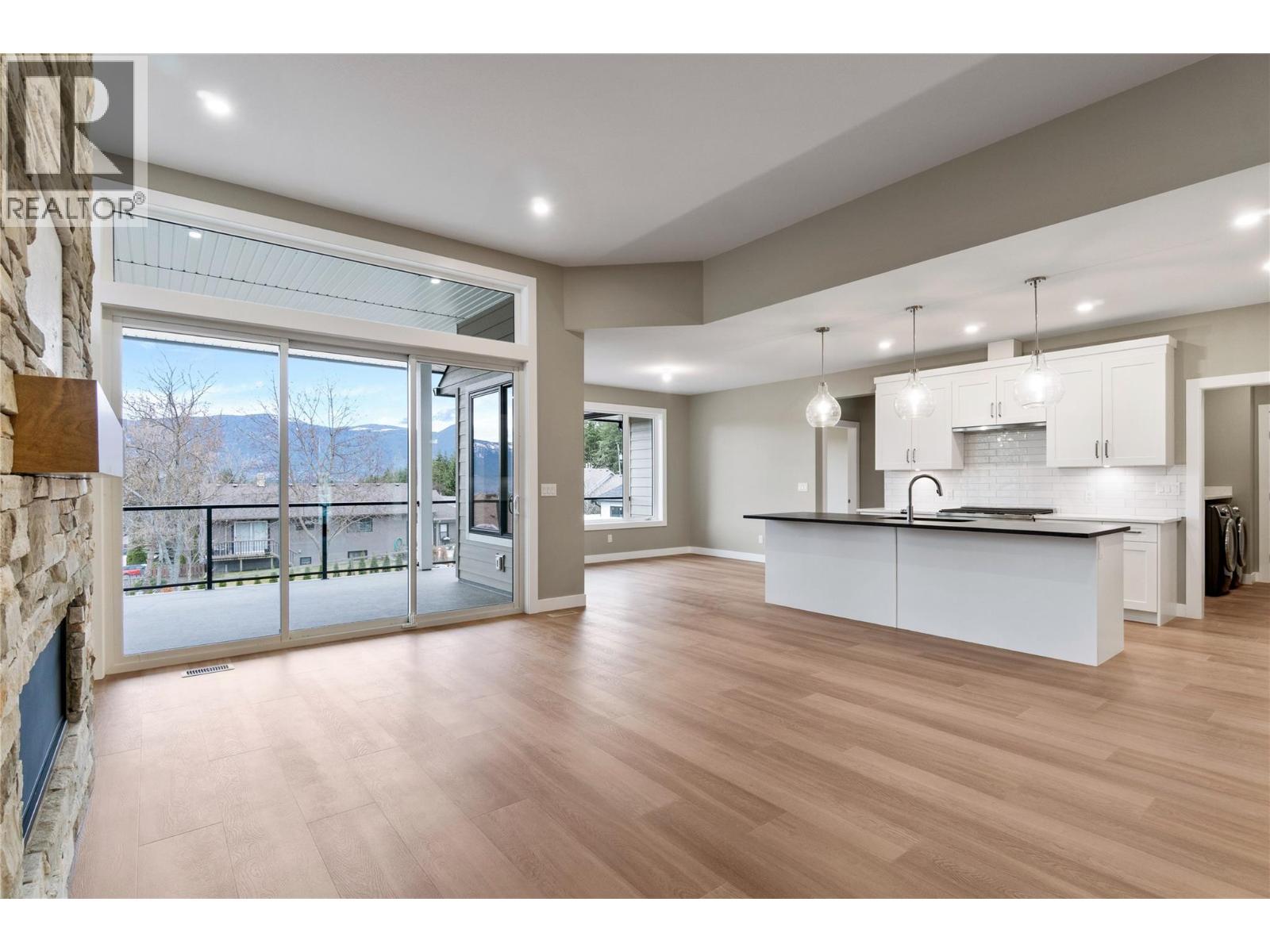 1905 35 Street NE, Salmon Arm