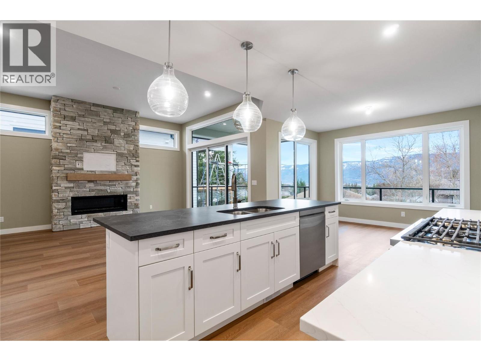 1905 35 Street NE, Salmon Arm