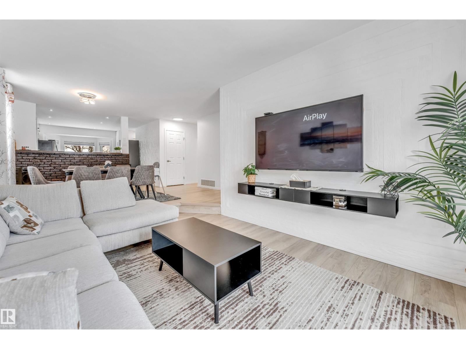 18403 55 AV NW, Edmonton