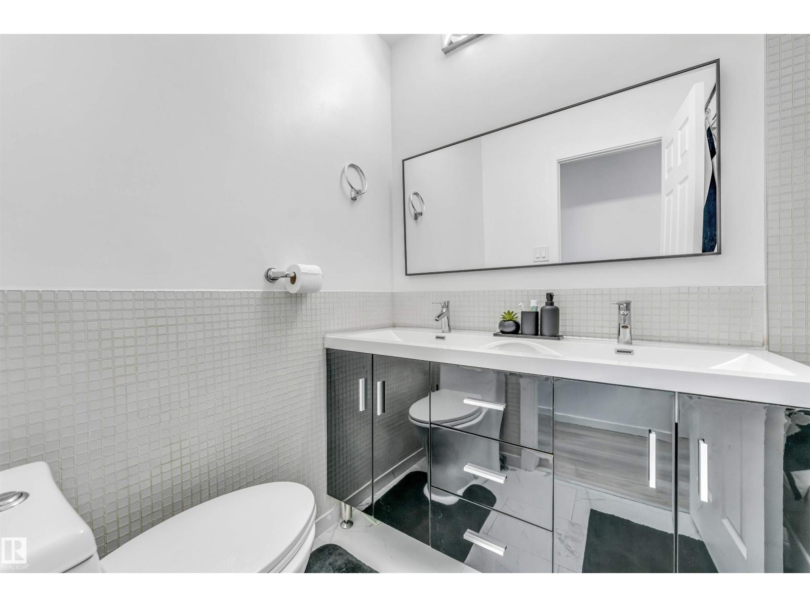 18403 55 AV NW, Edmonton