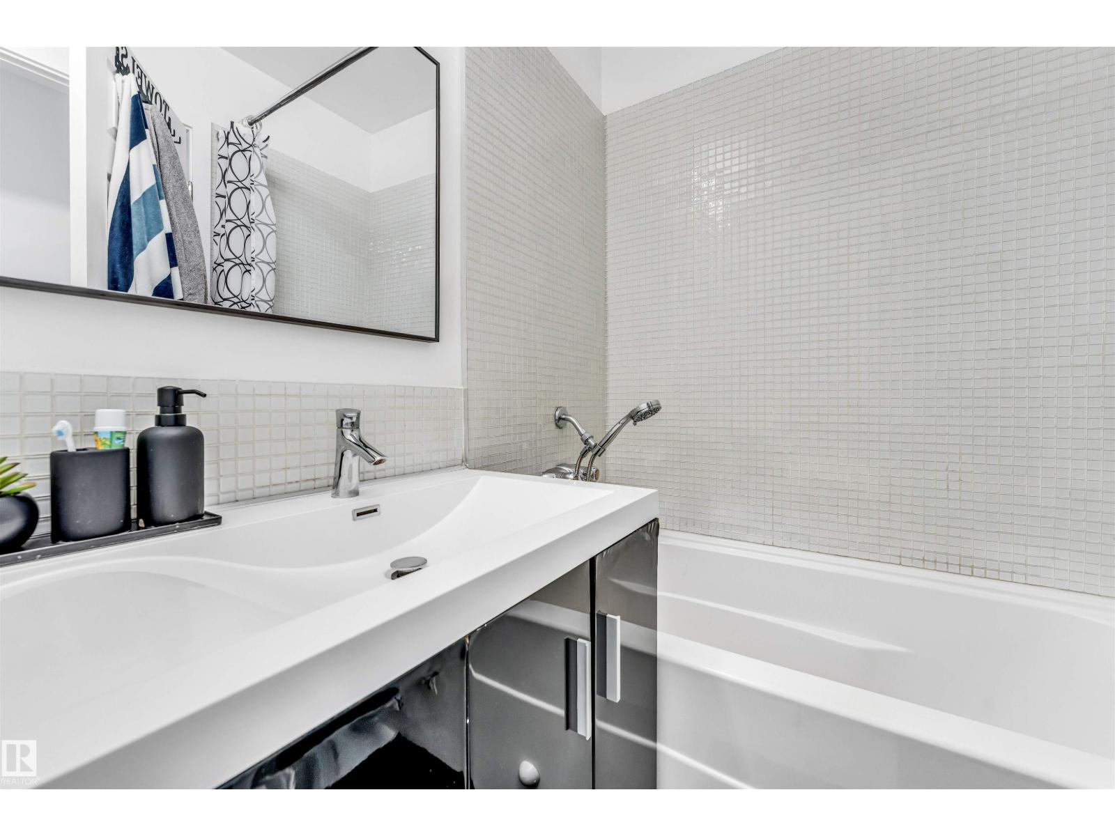 18403 55 AV NW, Edmonton