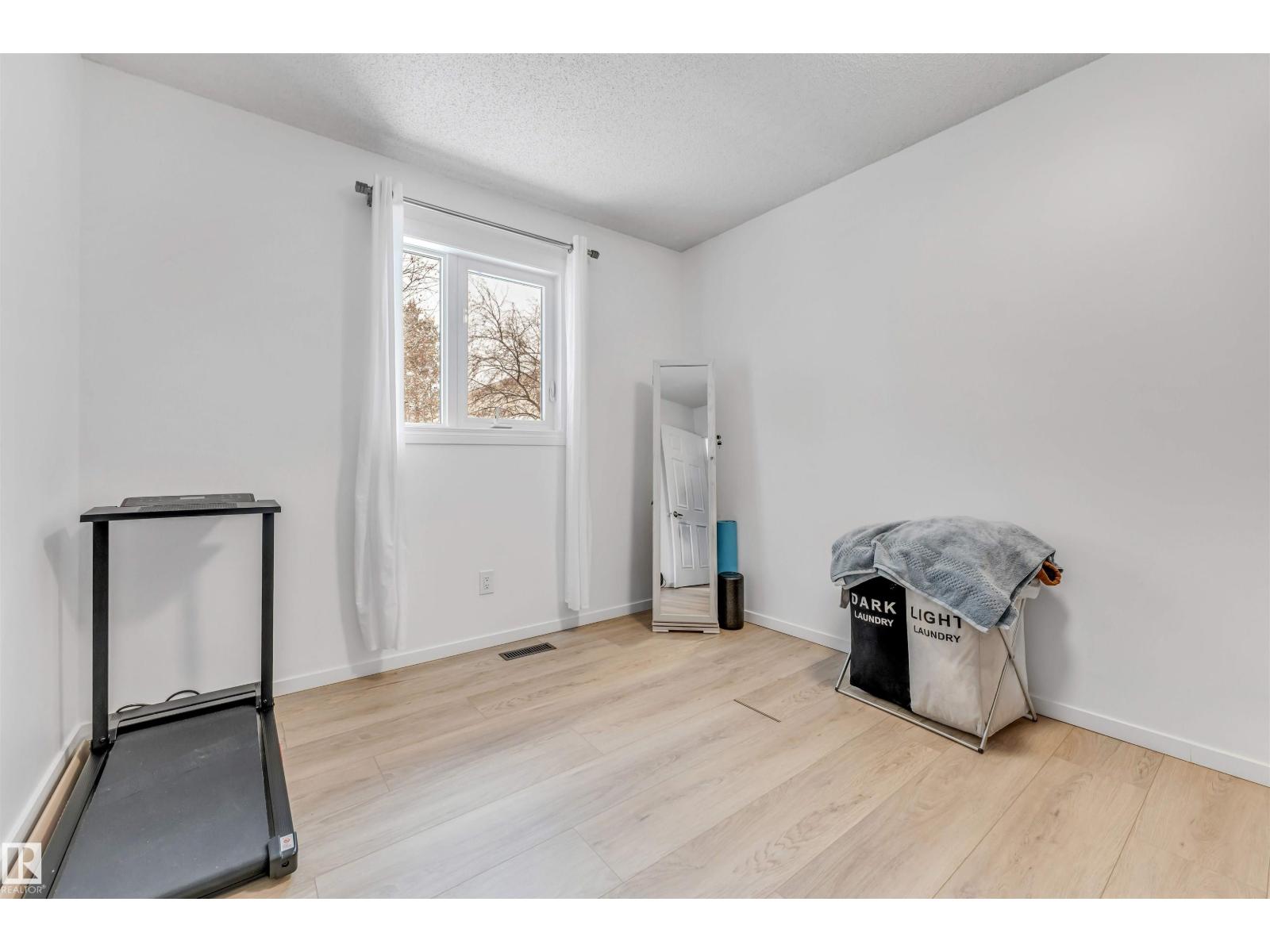18403 55 AV NW, Edmonton
