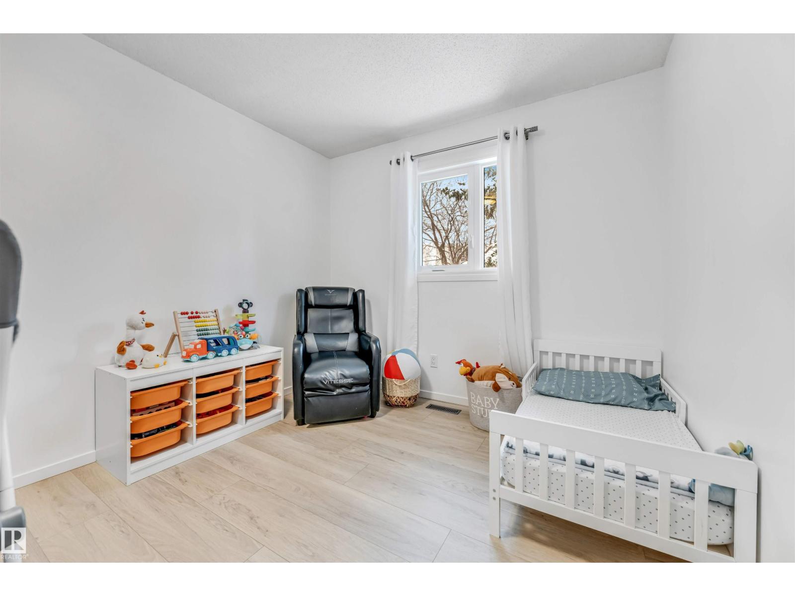 18403 55 AV NW, Edmonton