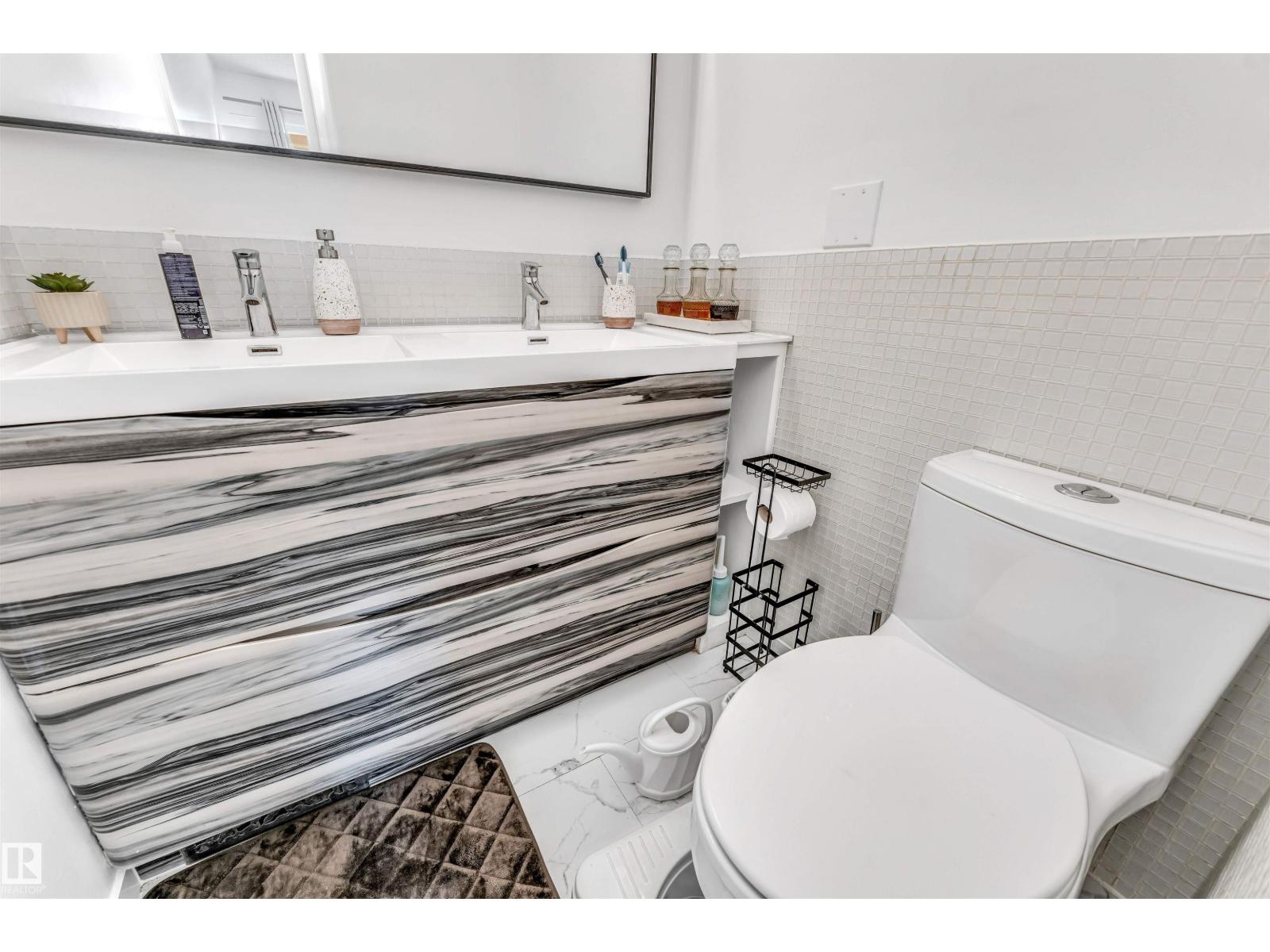 18403 55 AV NW, Edmonton