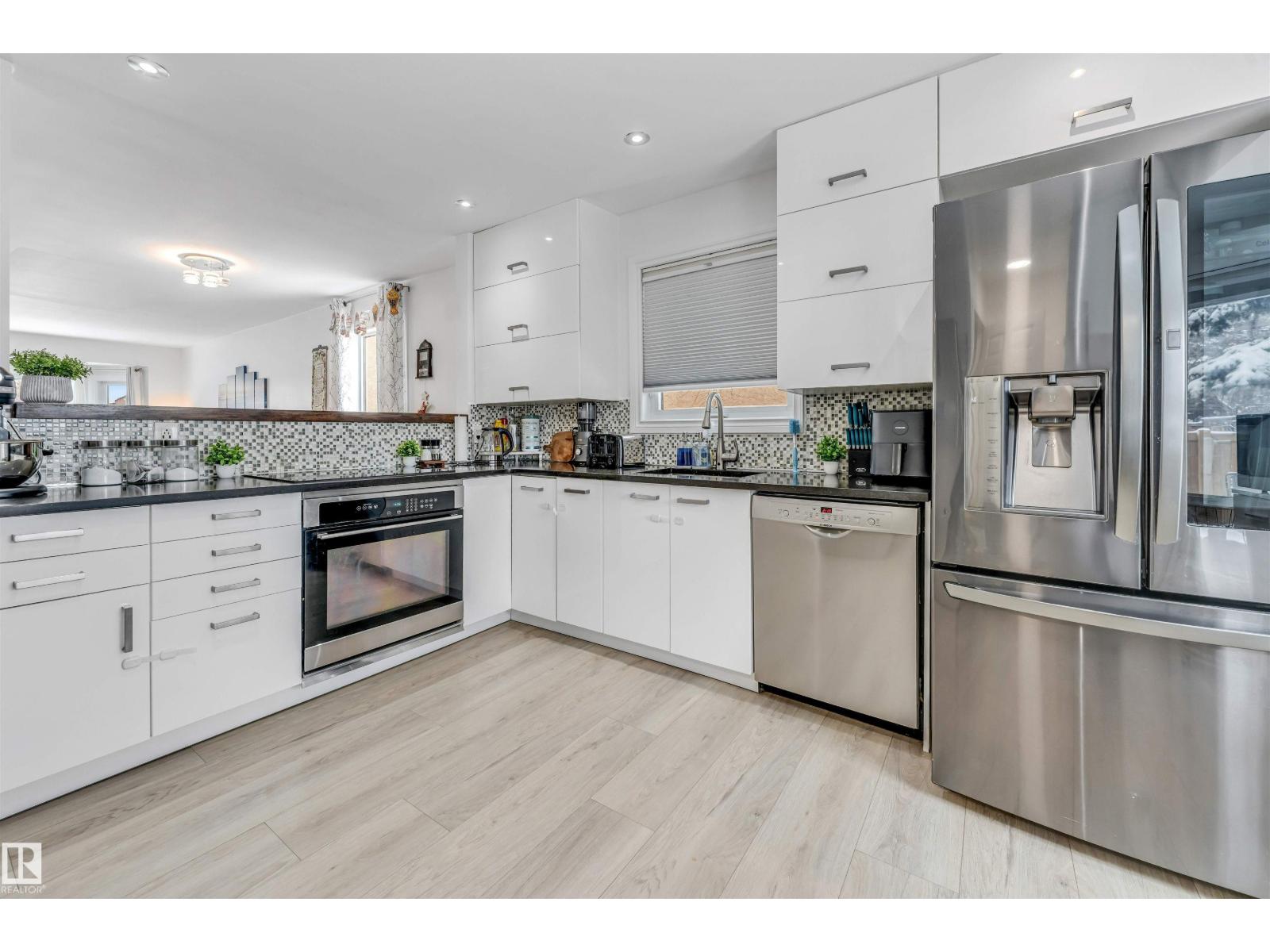 18403 55 AV NW, Edmonton