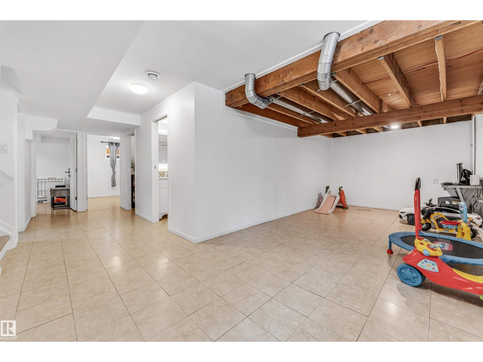 18403 55 AV NW, Edmonton