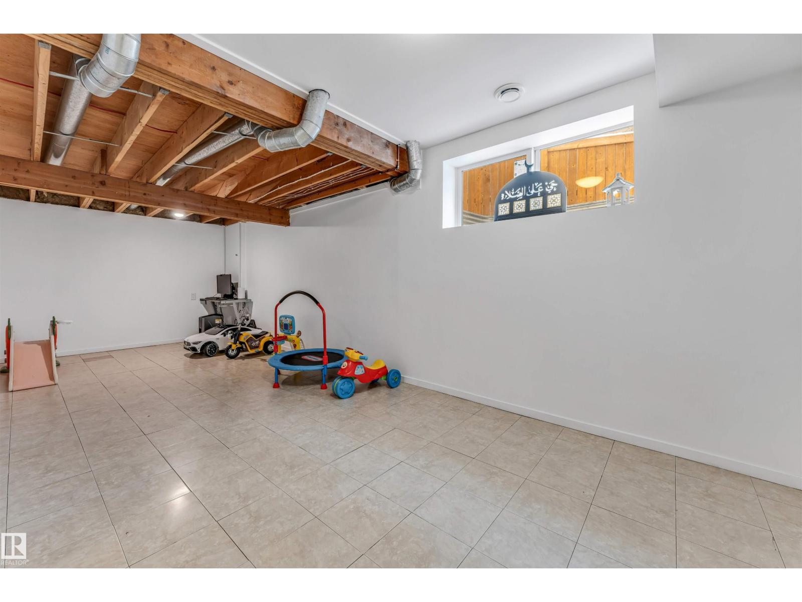 18403 55 AV NW, Edmonton