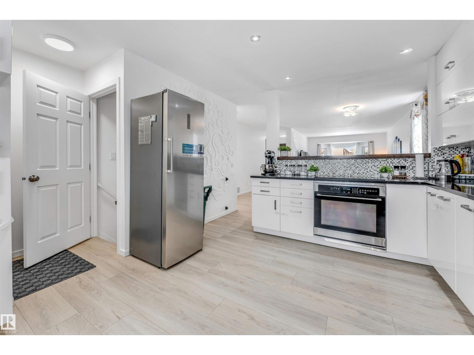 18403 55 AV NW, Edmonton