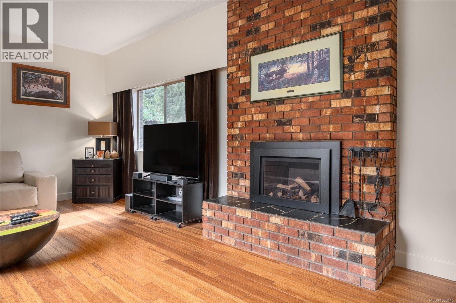 1819 MEADOWLARK CRES - 11