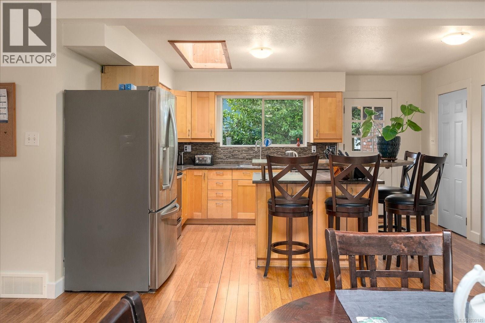 1819 MEADOWLARK CRES - 13