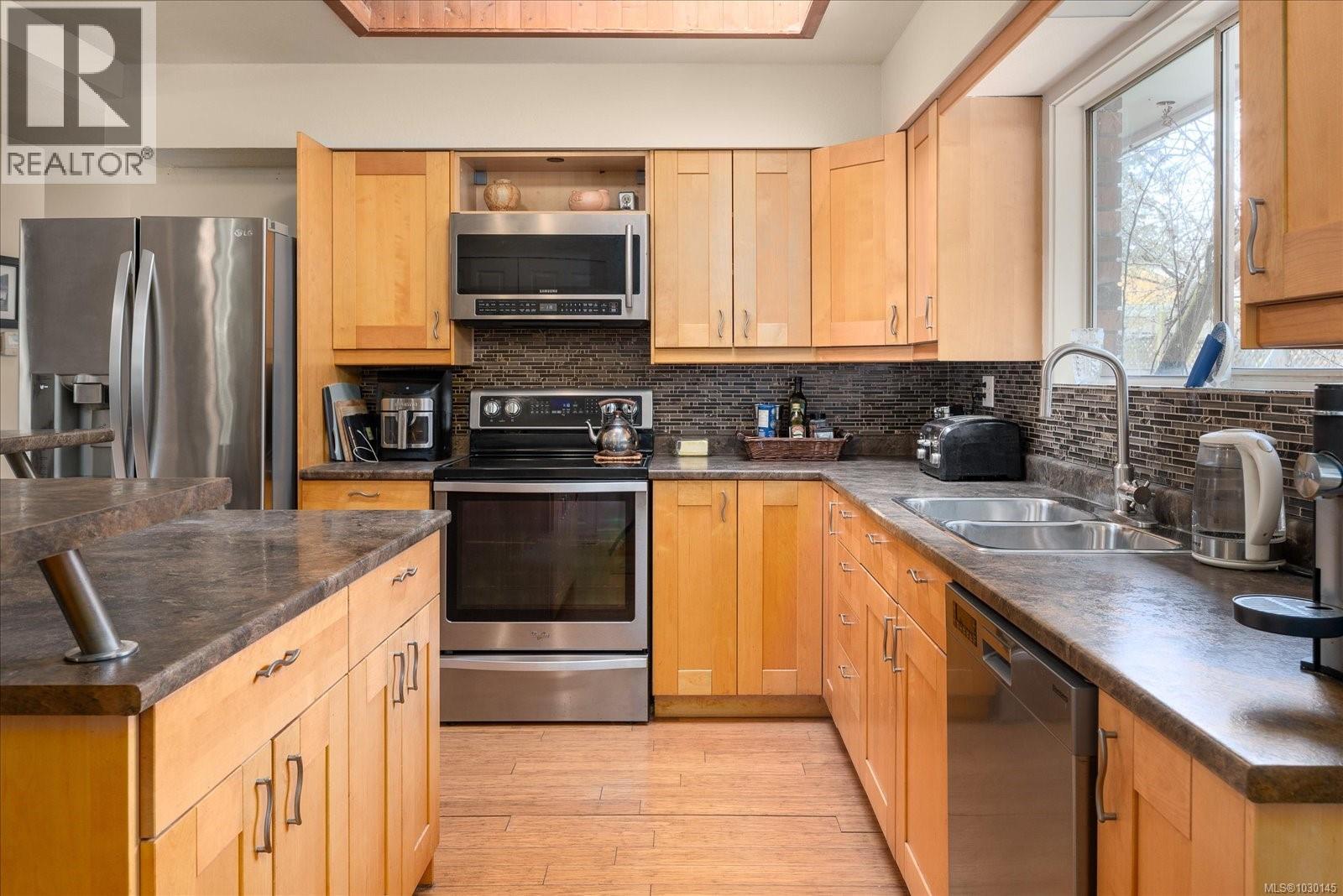 1819 MEADOWLARK CRES - 15