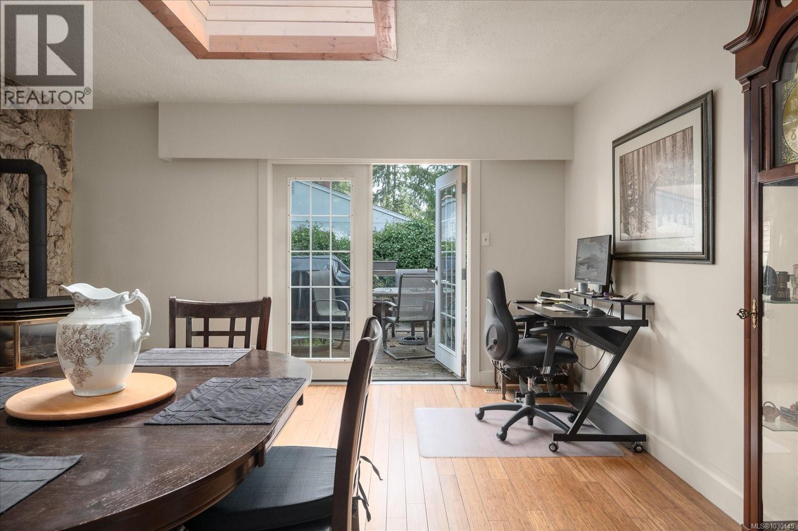 1819 MEADOWLARK CRES - 20