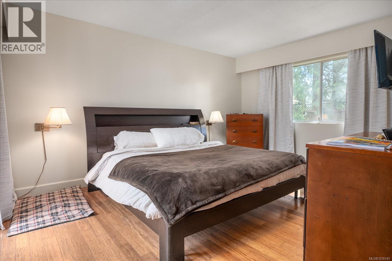 1819 MEADOWLARK CRES - 22