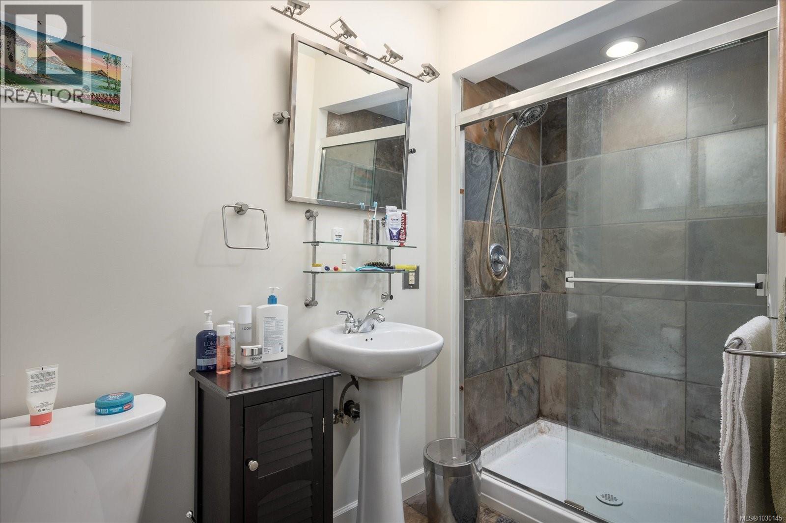 1819 MEADOWLARK CRES - 27