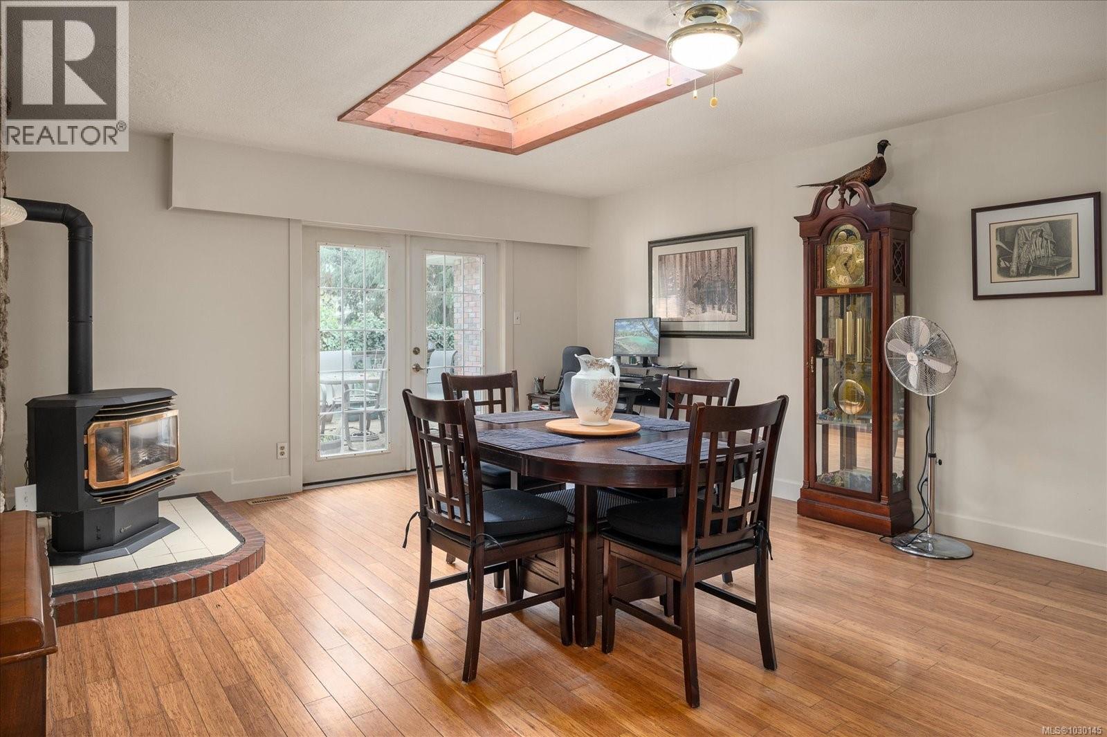 1819 MEADOWLARK CRES - 5