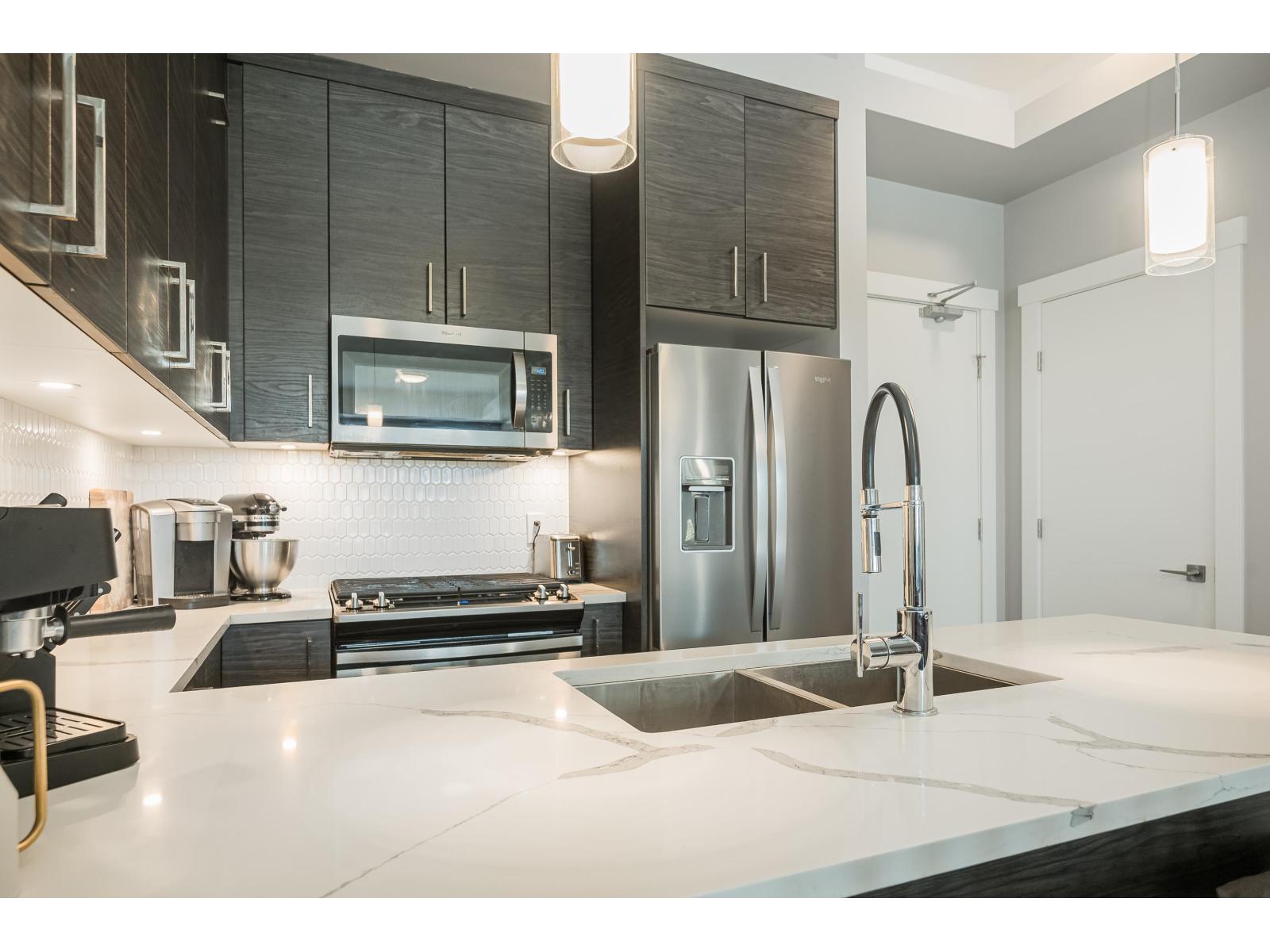 104 2120 GLADWIN ROAD