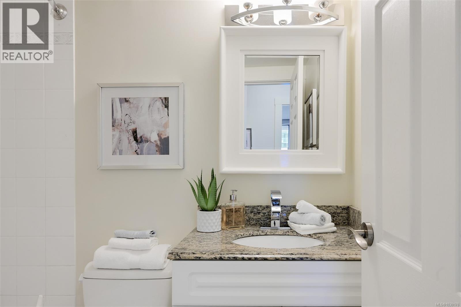 1008 835 View St, Victoria