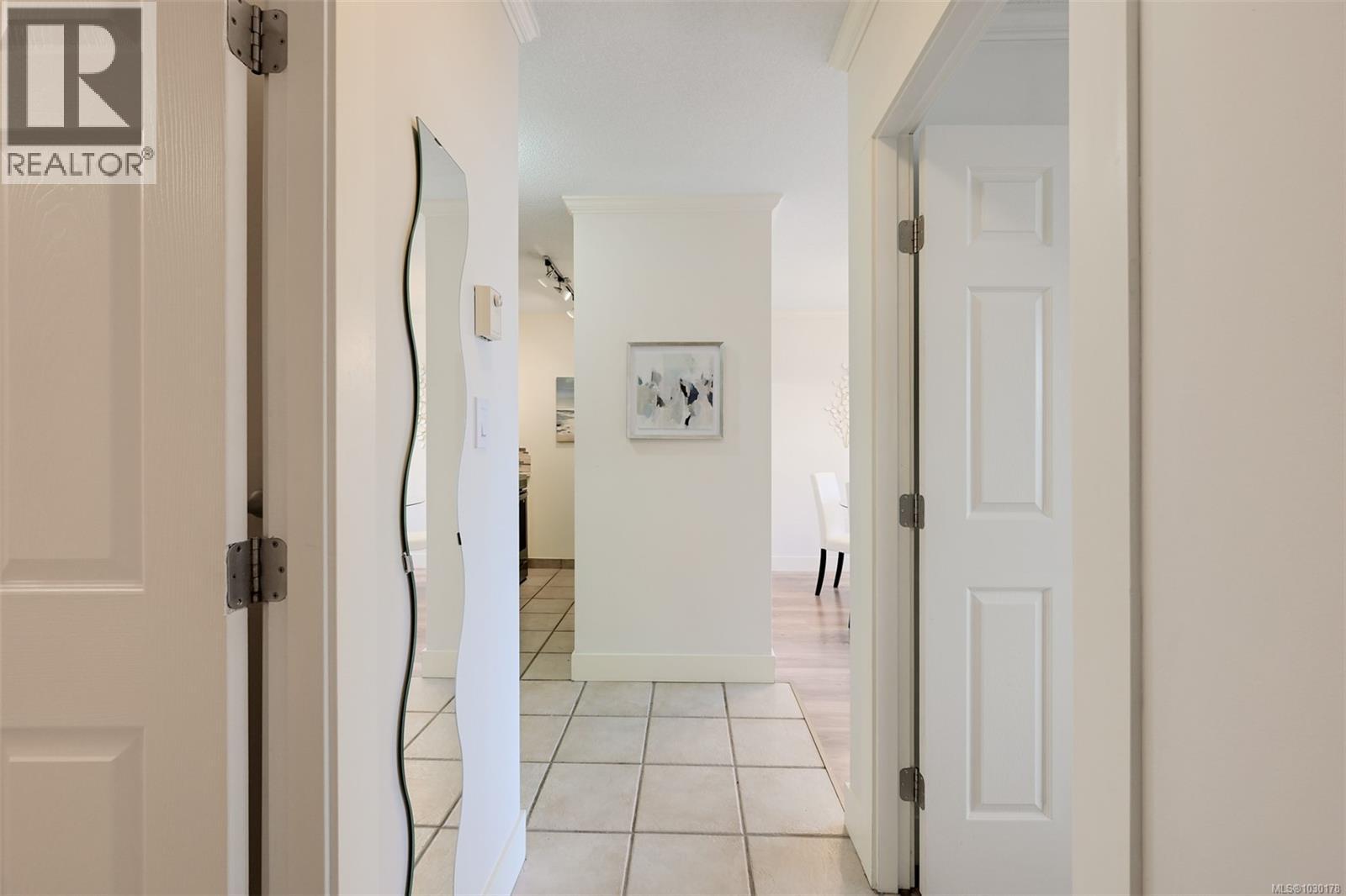 1008 835 View St, Victoria