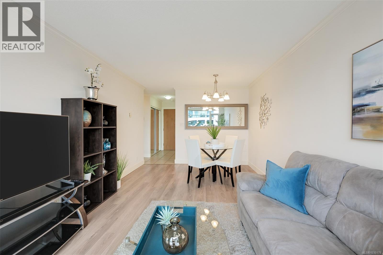 1008 835 View St, Victoria