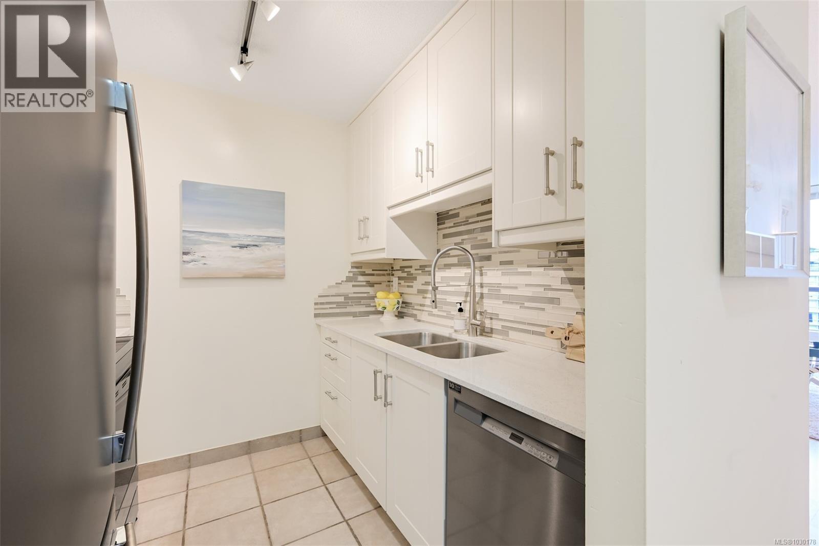 1008 835 View St, Victoria