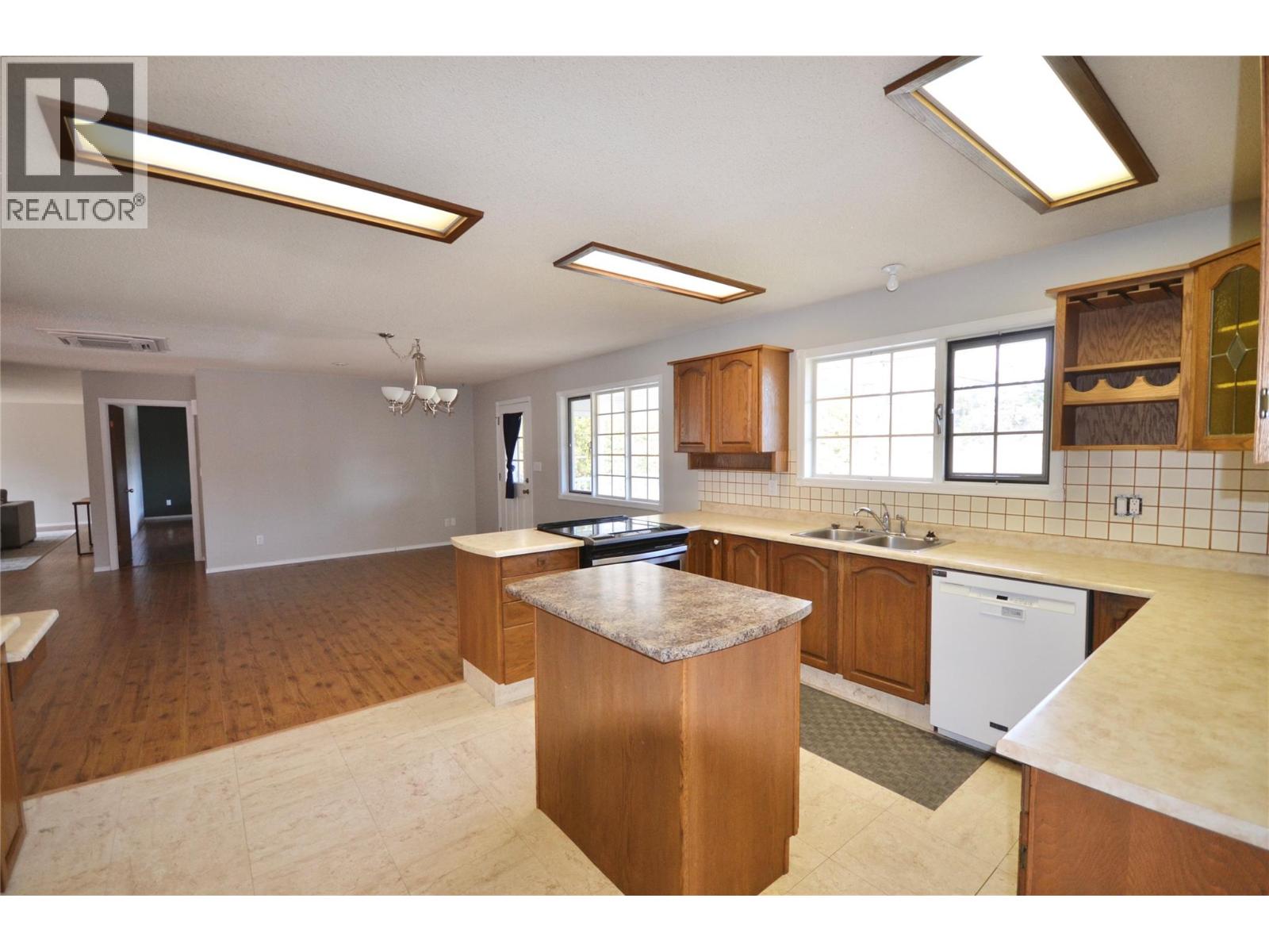 10151 Chase Road - 22