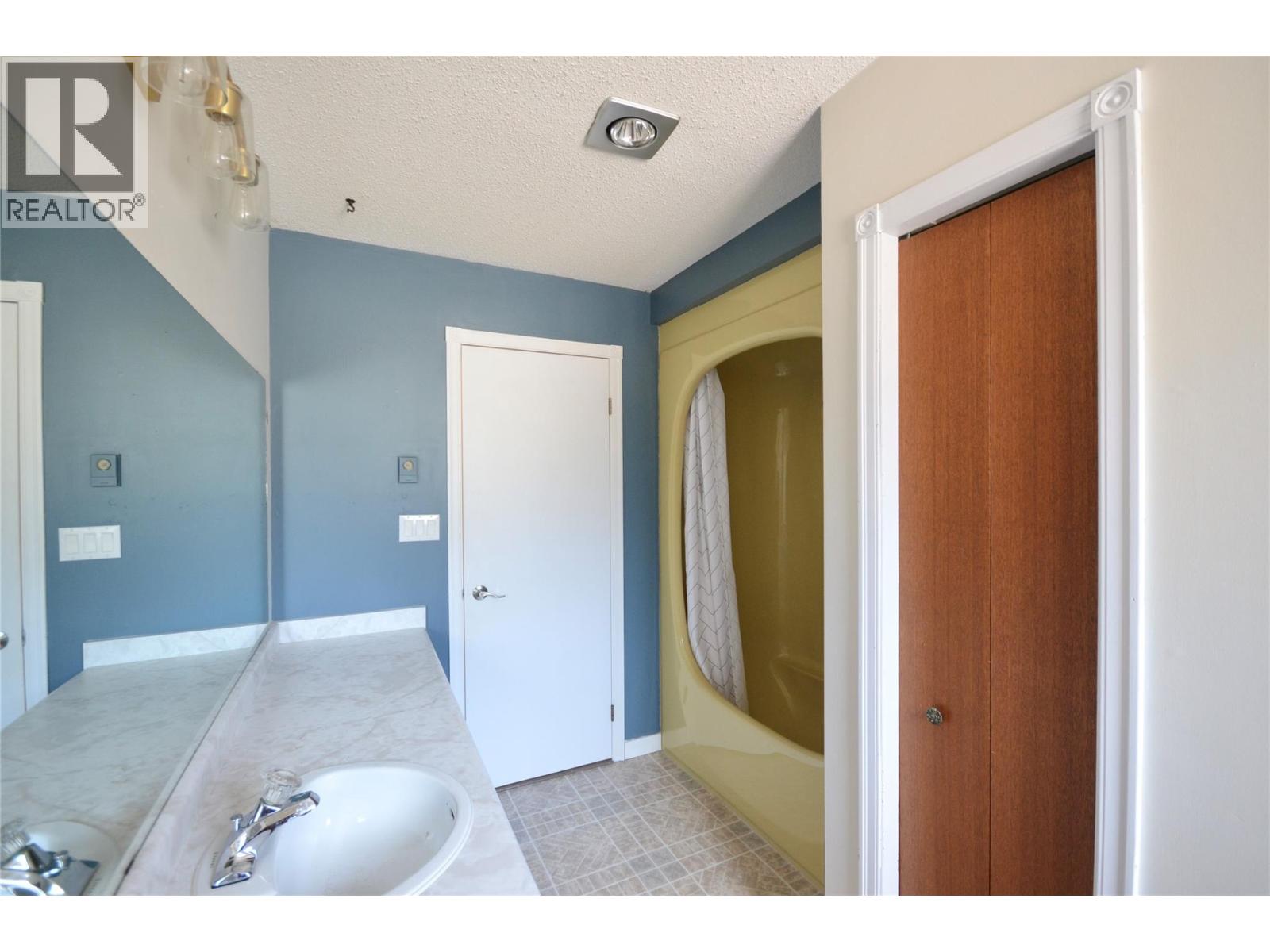 10151 Chase Road - 43