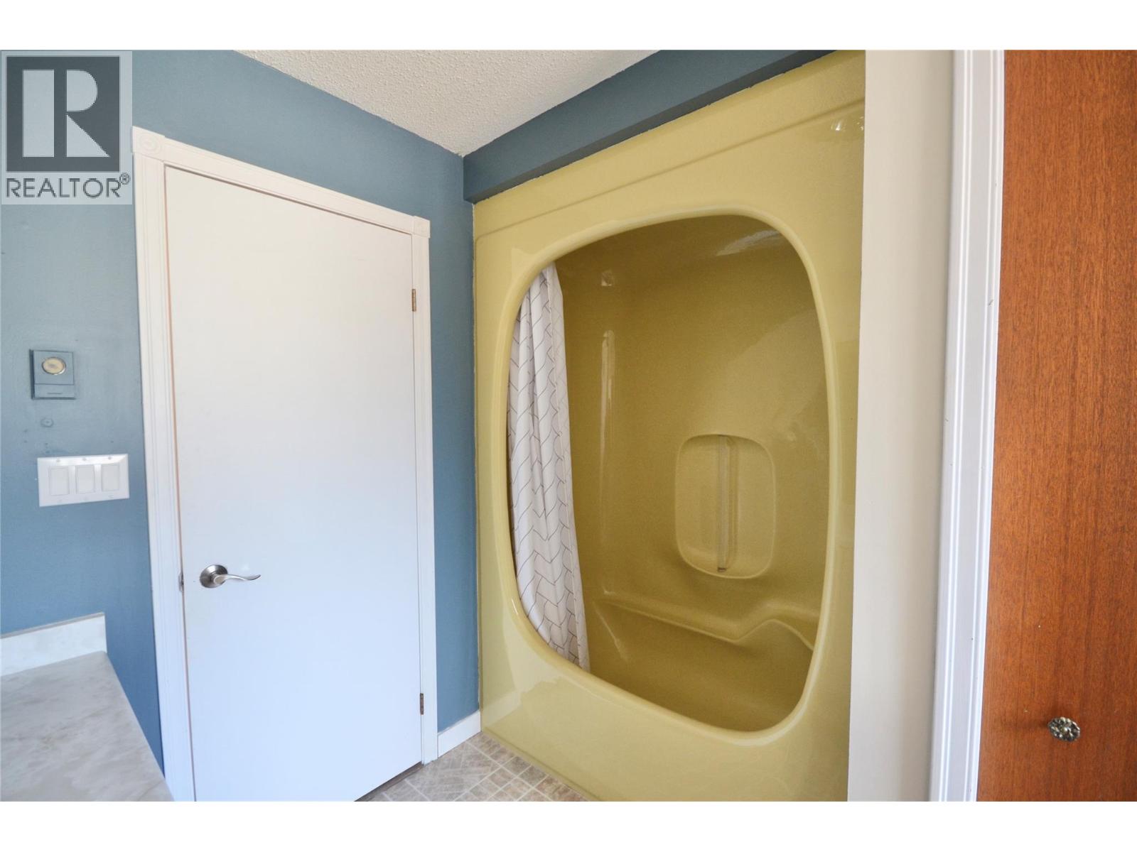 10151 CHASE ROAD - 44