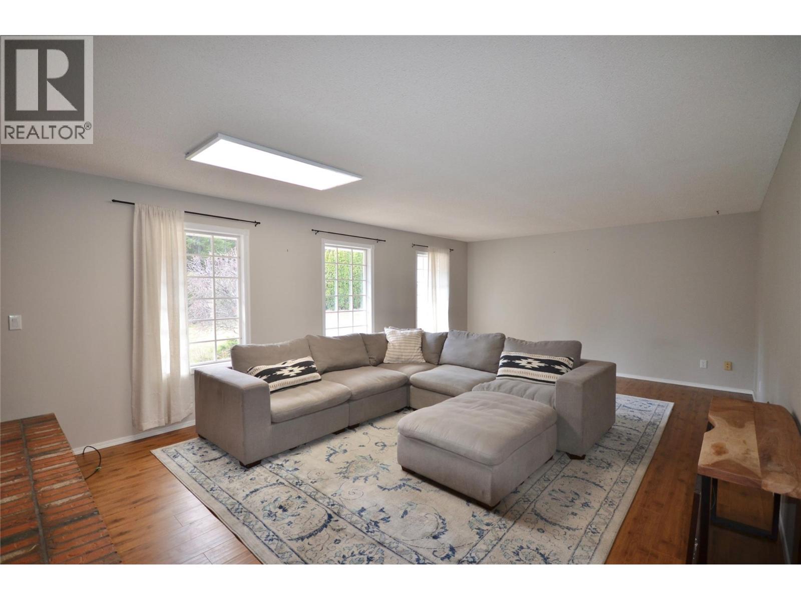 10151 Chase Road - 14