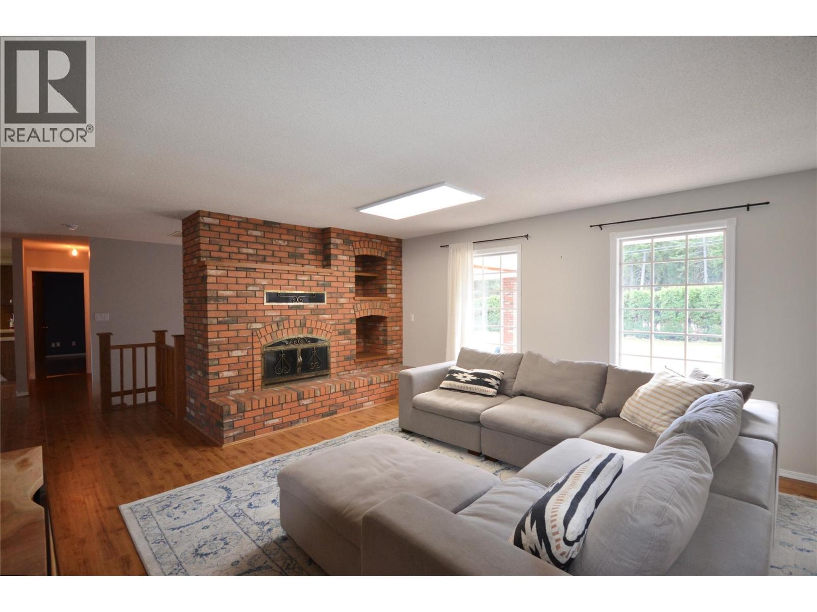 10151 Chase Road - 13