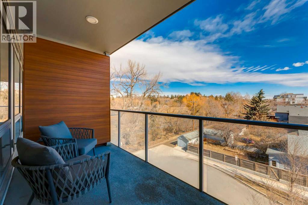 Single Family House for Sale in    Avenue NW Hillhurst Calgary 